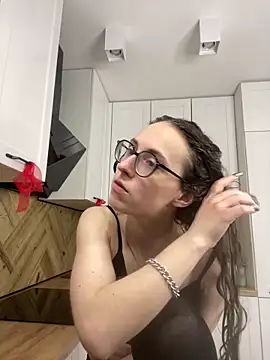 MartiniiSelenna online show from March 4, 2026, 6:43 am