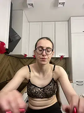 MartiniiSelenna online show from April 2, 2026, 5:47 am