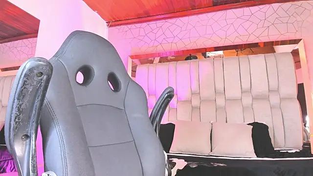 AngelineHeet online show from January 18, 2025, 6:45 am