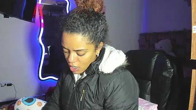 Snapshot of ladyrd1 chatting on February 21, 2026, 4:36 am ladyrd1 online show from February 21, 2026, 4:36 am