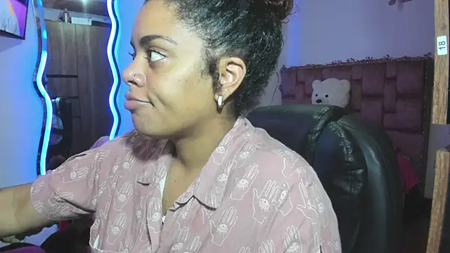 Snapshot of ladyrd1 chatting on February 28, 2026, 10:20 pm ladyrd1 online show from February 28, 2026, 10:20 pm