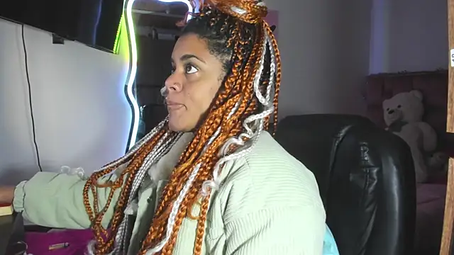 Snapshot of ladyrd1 chatting on February 14, 2026, 11:05 pm ladyrd1 online show from February 14, 2026, 11:05 pm