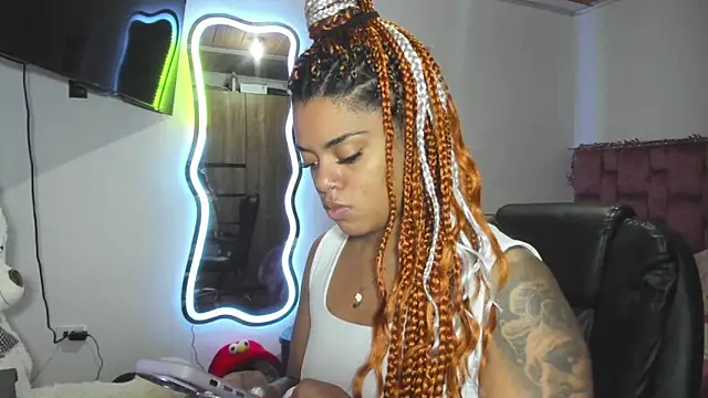 Snapshot of ladyrd1 chatting on February 4, 2026, 1:55 am ladyrd1 online show from February 4, 2026, 1:55 am