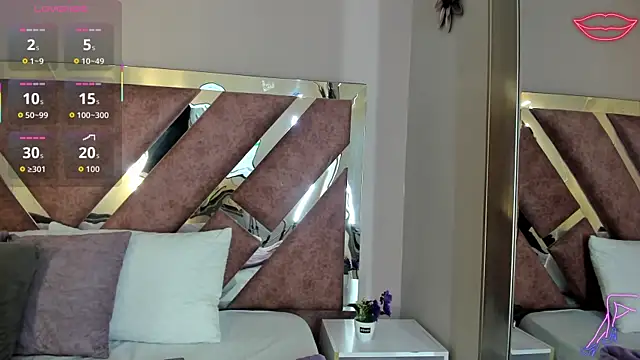 MarianaGarciaa   online show from October 24, 2025, 11:42 am