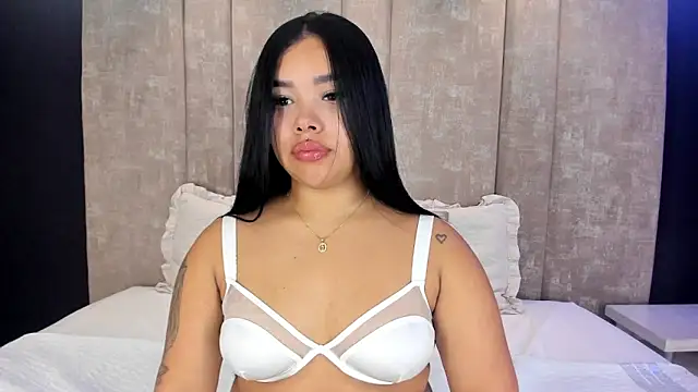 MarianaGarciaa   online show from February 17, 2026, 7:11 pm