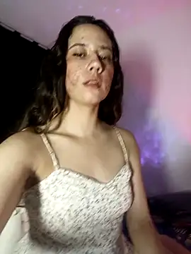 lovely kitt online show from November 5, 2025, 3:42 am