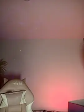 lovely kitt online show from October 26, 2025, 3:07 am