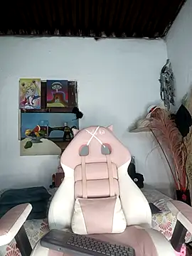 lovely kitt online show from March 27, 2026, 10:11 pm