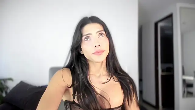 angelturned001 online show from November 21, 2025, 10:42 pm