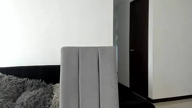 angelturned001 online show from December 3, 2024, 9:17 pm