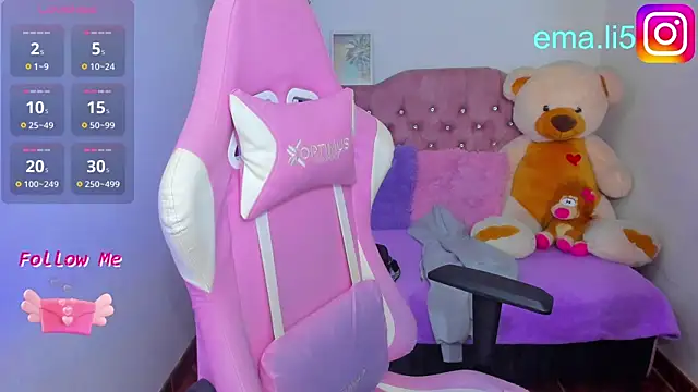 Snapshot of ema_tayy chatting on June 6, 2026, 9:42 pm ema tayy online show from June 6, 2026, 9:42 pm