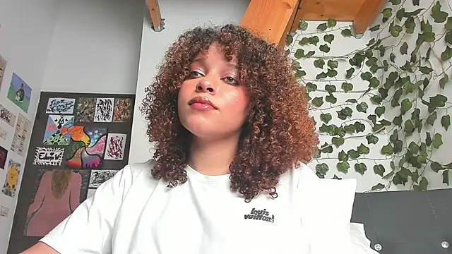 Snapshot of Ada_gales_ chatting on December 18, 2024, 9:29 pm Ada gales  online show from December 18, 2024, 9:29 pm