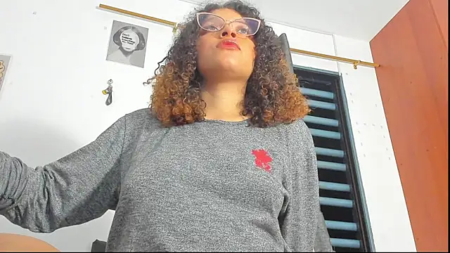 Ada gales  online show from November 5, 2025, 4:26 am