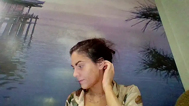 Snapshot of AliceTailor chatting on July 6, 2026, 8:33 pm AliceTailor online show from July 6, 2026, 8:33 pm