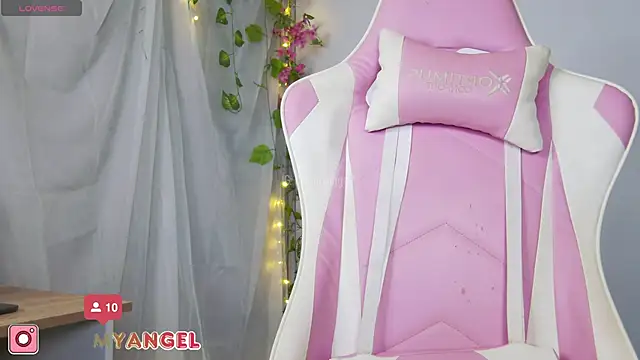 Snapshot of Bella-Franco chatting on January 17, 2025, 4:26 pm Bella-Franco online show from January 17, 2025, 4:26 pm