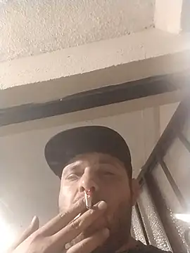 Snapshot of JulianInter08 chatting on March 15, 2026, 4:08 am JulianInter08 online show from March 15, 2026, 4:08 am