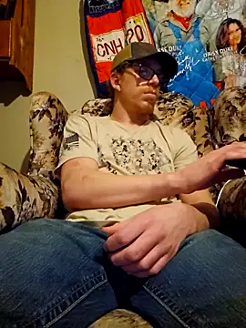 Snapshot of REDHAMMER_ chatting on March 5, 2025, 12:16 am REDHAMMER  online show from March 5, 2025, 12:16 am