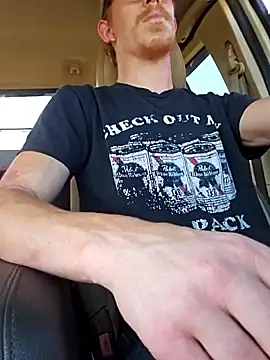 Snapshot of REDHAMMER_ chatting on October 16, 2025, 8:06 pm REDHAMMER  online show from October 16, 2025, 8:06 pm