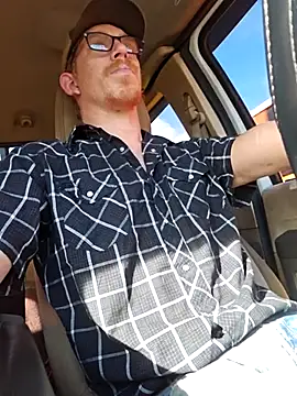 Snapshot of REDHAMMER_ chatting on October 31, 2025, 8:16 pm REDHAMMER  online show from October 31, 2025, 8:16 pm