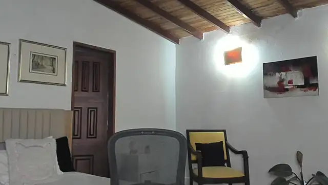 Snapshot of AnaHenao chatting on February 7, 2026, 11:29 am AnaHenao online show from February 7, 2026, 11:29 am