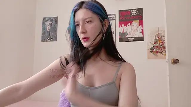 Snapshot of sunshine_girl9 chatting on December 19, 2025, 8:00 pm sunshine girl9 online show from December 19, 2025, 8:00 pm