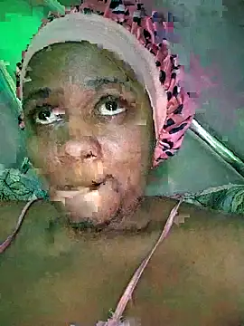 Snapshot of CocoBootyyy chatting on November 18, 2025, 2:59 am CocoBootyyy online show from November 18, 2025, 2:59 am