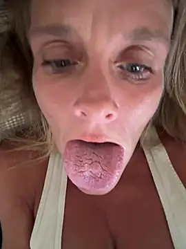 vixendoll87 online show from March 8, 2025, 6:37 pm