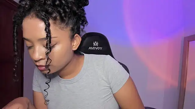 avellanatammy online show from February 24, 2026, 7:59 pm