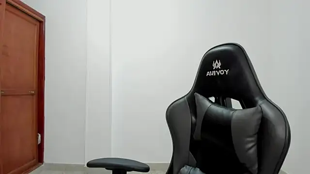 avellanatammy online show from January 14, 2026, 8:23 pm