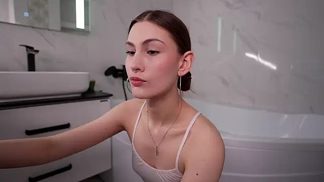 AlisaLore online show from March 10, 2025, 7:33 am