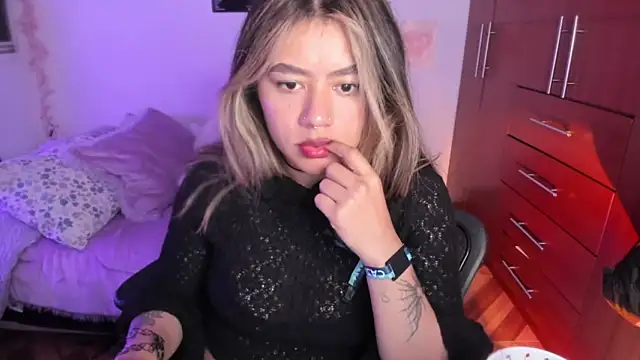 StephaniFox online show from March 24, 2026, 1:27 am