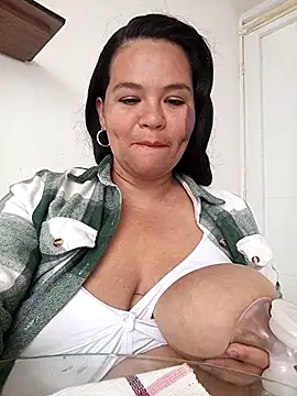 Julieta-tits online show from April 17, 2026, 1:25 pm