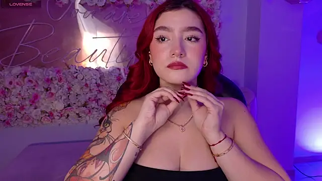 ViolettCastel online show from February 6, 2026, 7:54 pm