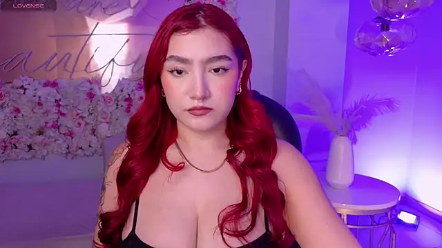 ViolettCastel online show from November 21, 2025, 7:13 pm