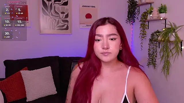 ViolettCastel online show from April 6, 2026, 8:10 pm