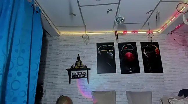 Kimmymadison- online show from February 28, 2025, 9:33 pm