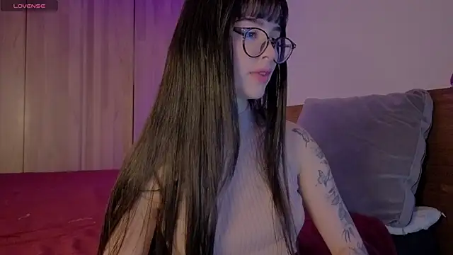 Snapshot of Roxxy_mora chatting on June 25, 2026, 10:26 pm Roxxy mora online show from June 25, 2026, 10:26 pm