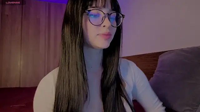 Snapshot of Roxxy_mora chatting on June 23, 2026, 10:30 pm Roxxy mora online show from June 23, 2026, 10:30 pm