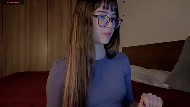 Snapshot of Roxxy_mora chatting on June 4, 2026, 10:25 pm Roxxy mora online show from June 4, 2026, 10:25 pm