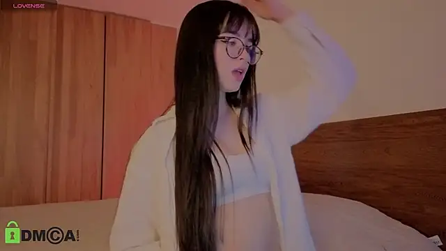 Snapshot of Roxxy_mora chatting on July 21, 2026, 9:38 pm Roxxy mora online show from July 21, 2026, 9:38 pm