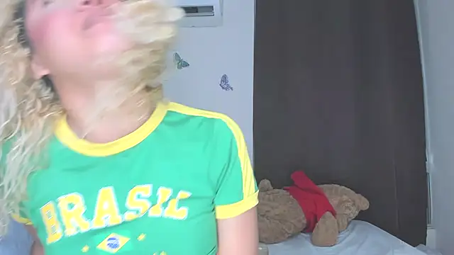 sofiacastillo01 online show from February 20, 2026, 2:41 pm