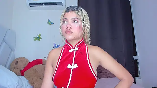 sofiacastillo01 online show from March 16, 2026, 3:26 pm