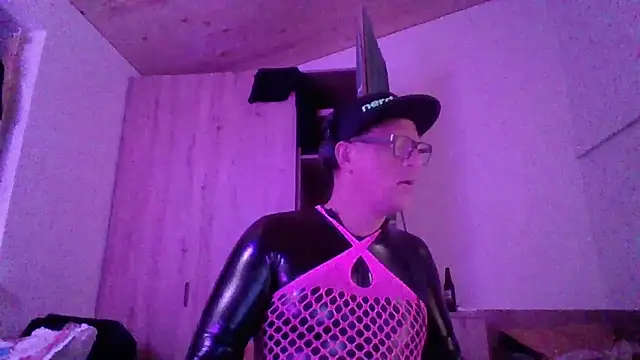 Bigthroaterboy online show from October 4, 2025, 8:21 pm