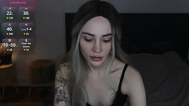 Snapshot of Sara_Tranquil chatting on December 6, 2024, 10:13 pm Sara Tranquil online show from December 6, 2024, 10:13 pm