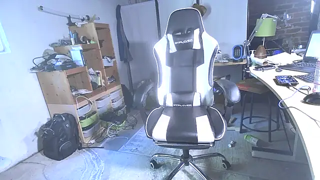 MagnusCockus online show from June 4, 2026, 2:22 pm