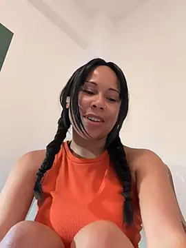 Snapshot of HaileyDiana chatting on June 18, 2026, 4:45 pm HaileyDiana online show from June 18, 2026, 4:45 pm