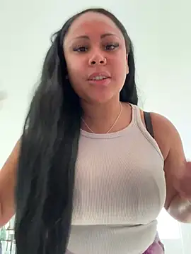 Snapshot of HaileyDiana chatting on February 16, 2025, 10:54 am HaileyDiana online show from February 16, 2025, 10:54 am