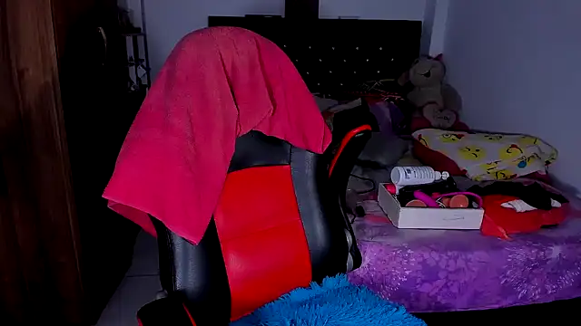 kerlysmith 24 online show from February 17, 2025, 8:38 pm