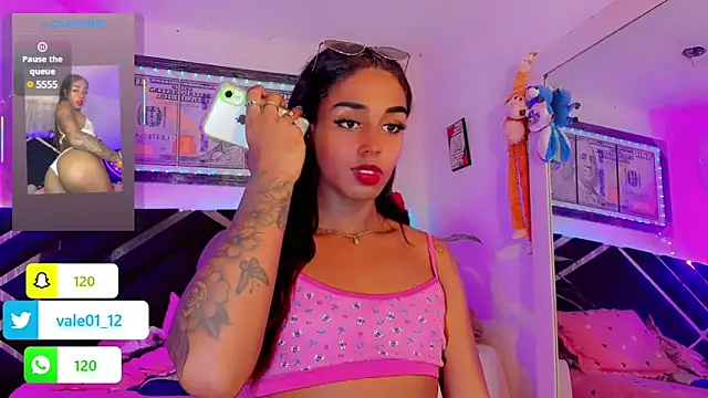 hot goddess3X online show from March 14, 2025, 7:23 pm