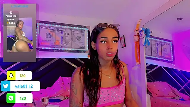 hot goddess3X online show from March 14, 2025, 4:19 pm